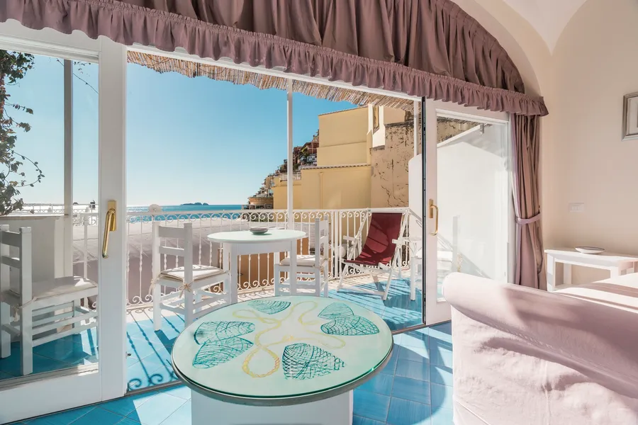 Chambre avec vue partielle sur la mer